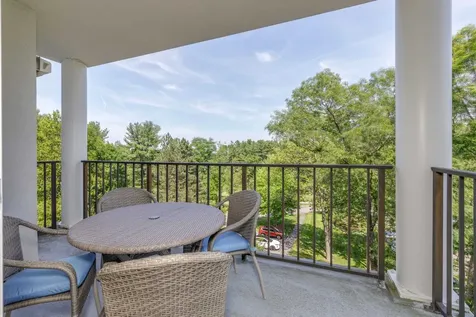 12 Mountain Laurels Drive Nashua NH 03062