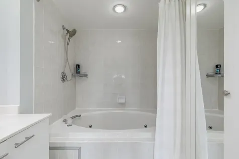 12 Mountain Laurels Drive Nashua NH 03062