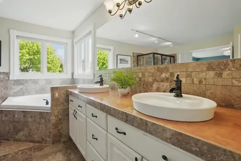 16 Pinnacle Drive South Burlington VT 05403