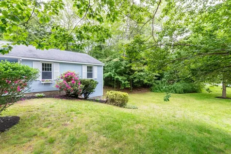 11 Penny Lane Laconia NH 03246