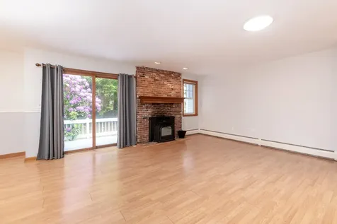 11 Penny Lane Laconia NH 03246
