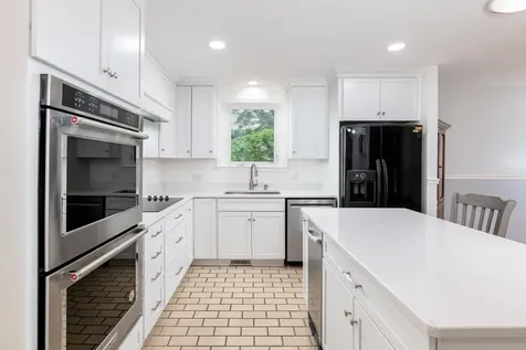 11 Penny Lane Laconia NH 03246