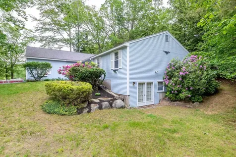 11 Penny Lane Laconia NH 03246