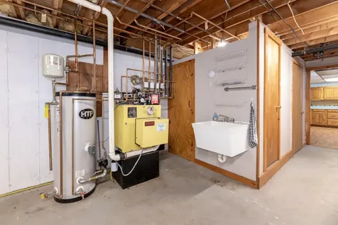 11 Penny Lane Laconia NH 03246