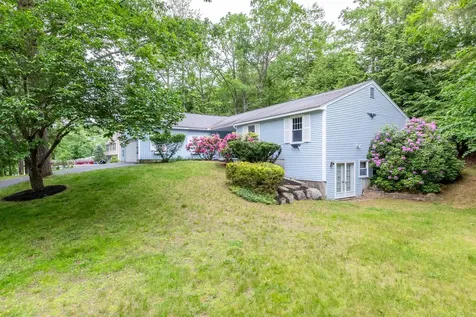 11 Penny Lane Laconia NH 03246
