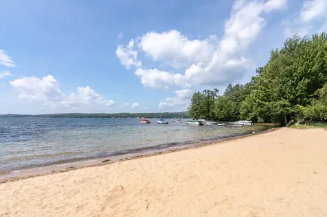 11 Penny Lane Laconia NH 03246