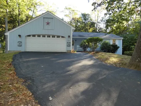 11 Penny Lane Laconia NH 03246