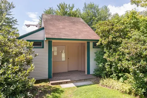 11 Penny Lane Laconia NH 03246