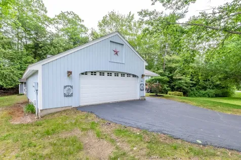 11 Penny Lane Laconia NH 03246