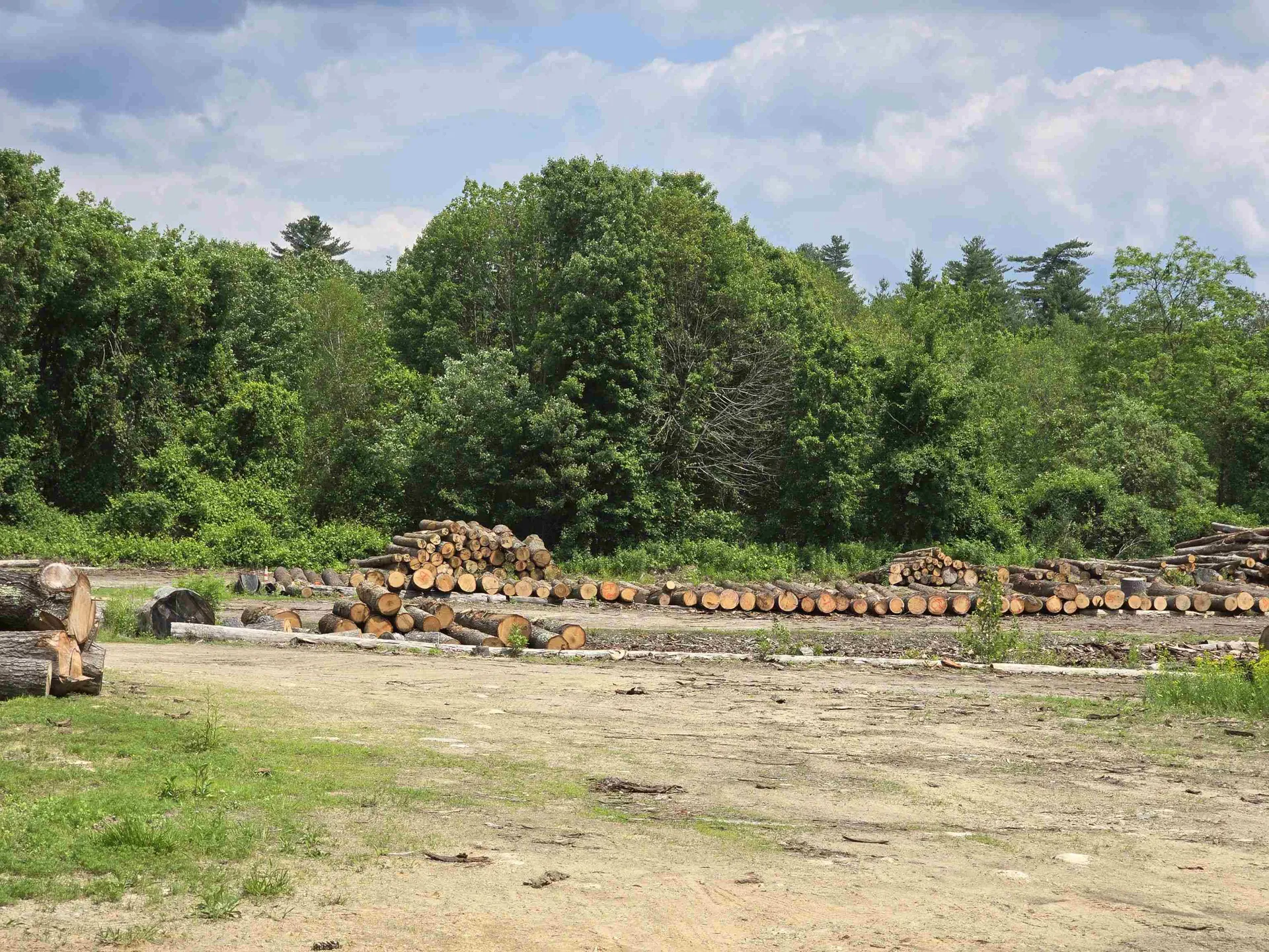 564 Main Street Fremont NH 03044