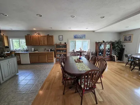 564 Main Street Fremont NH 03044