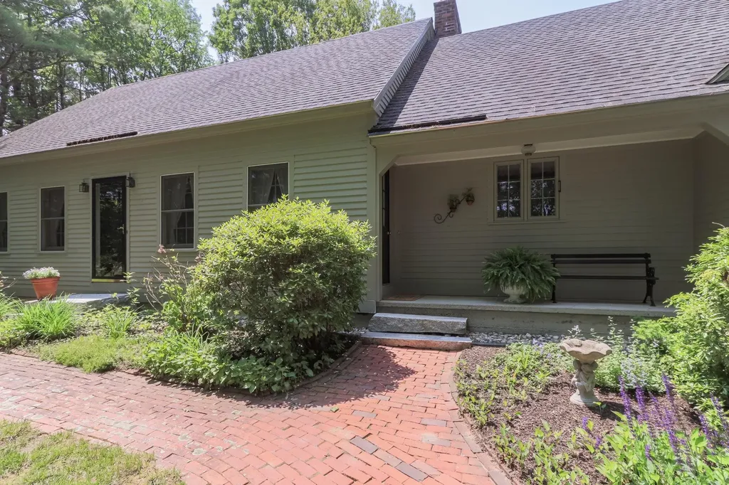 56 Knox Road Bow NH 03304