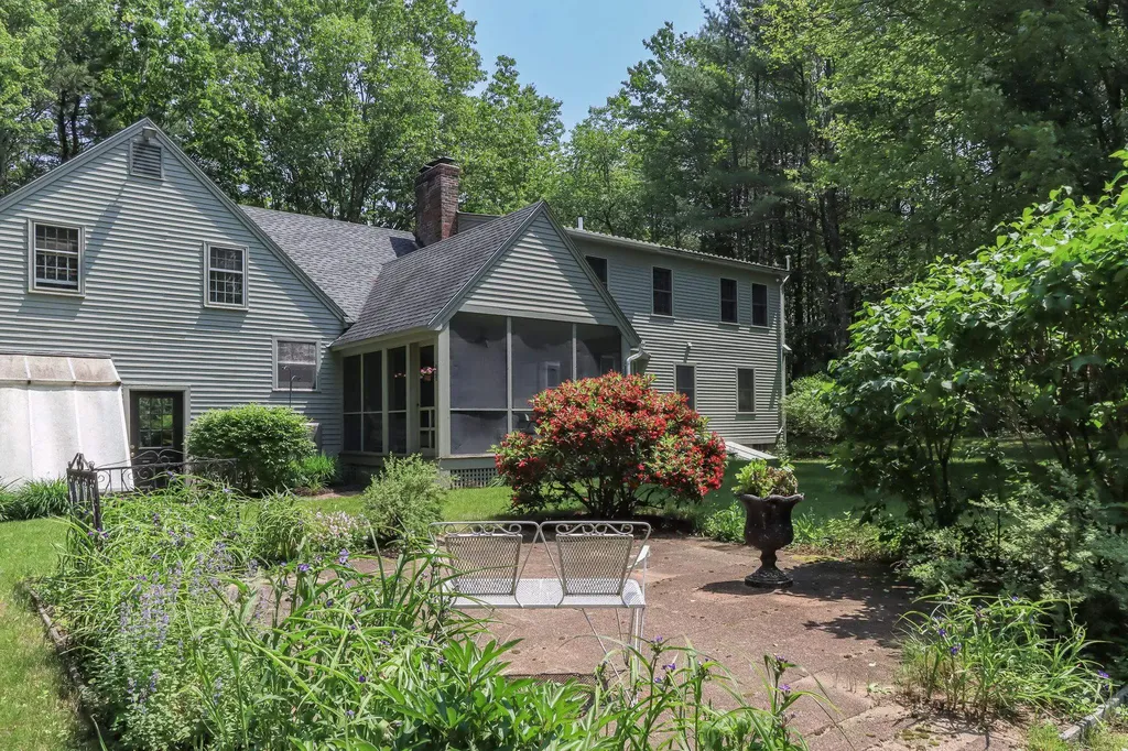 56 Knox Road Bow NH 03304