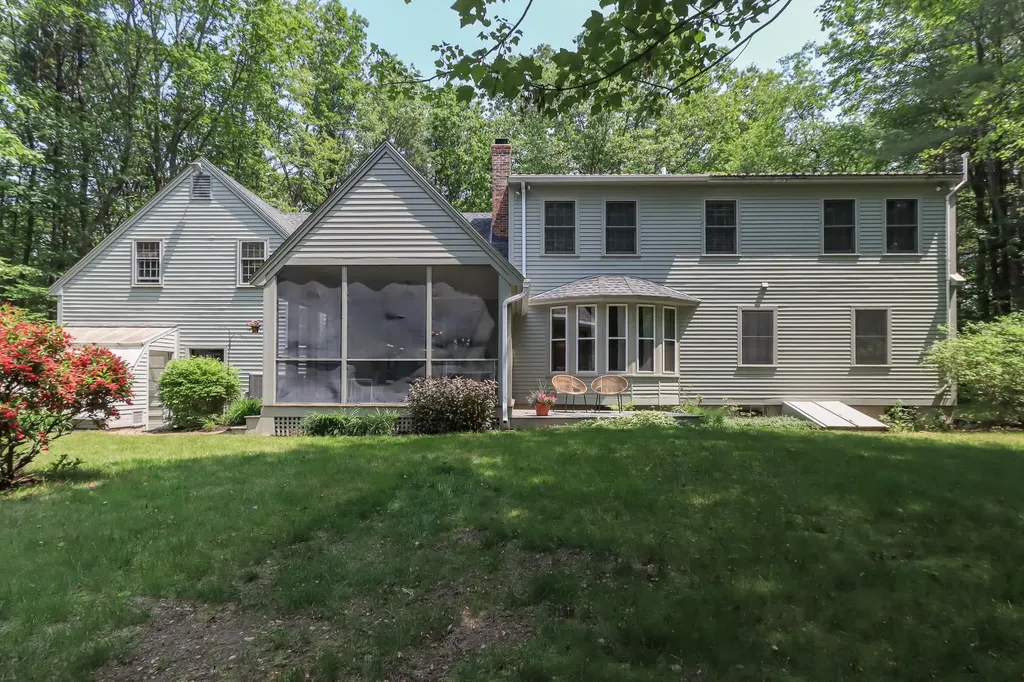 56 Knox Road Bow NH 03304