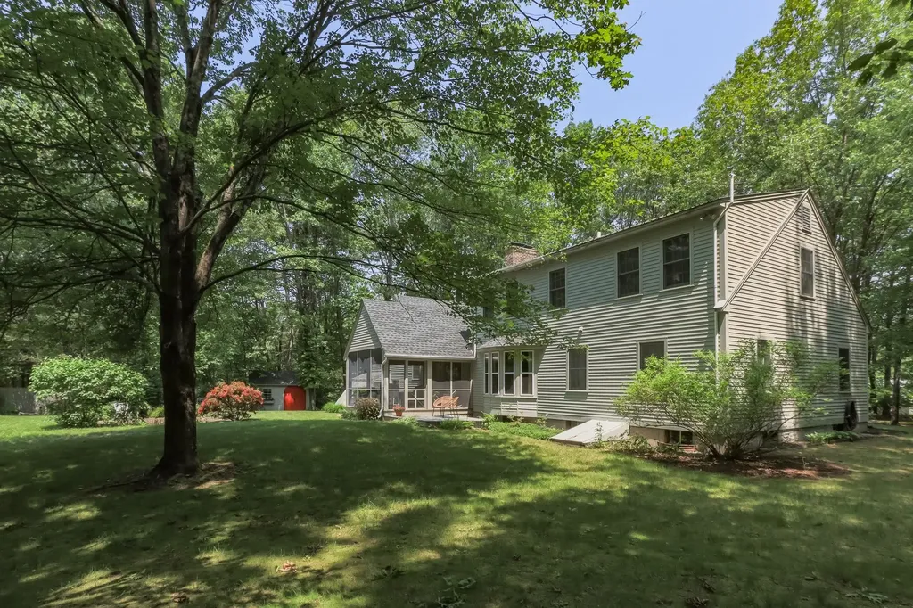 56 Knox Road Bow NH 03304