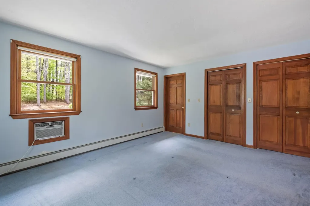 302 Dockham Shore Road Gilford NH 03247