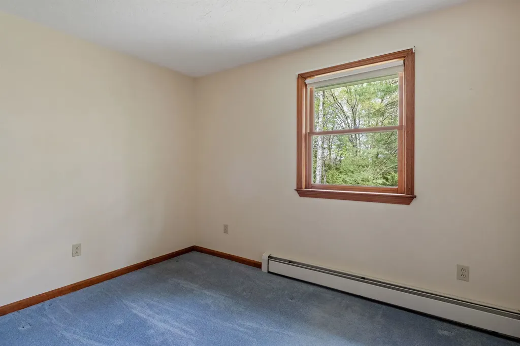 302 Dockham Shore Road Gilford NH 03247