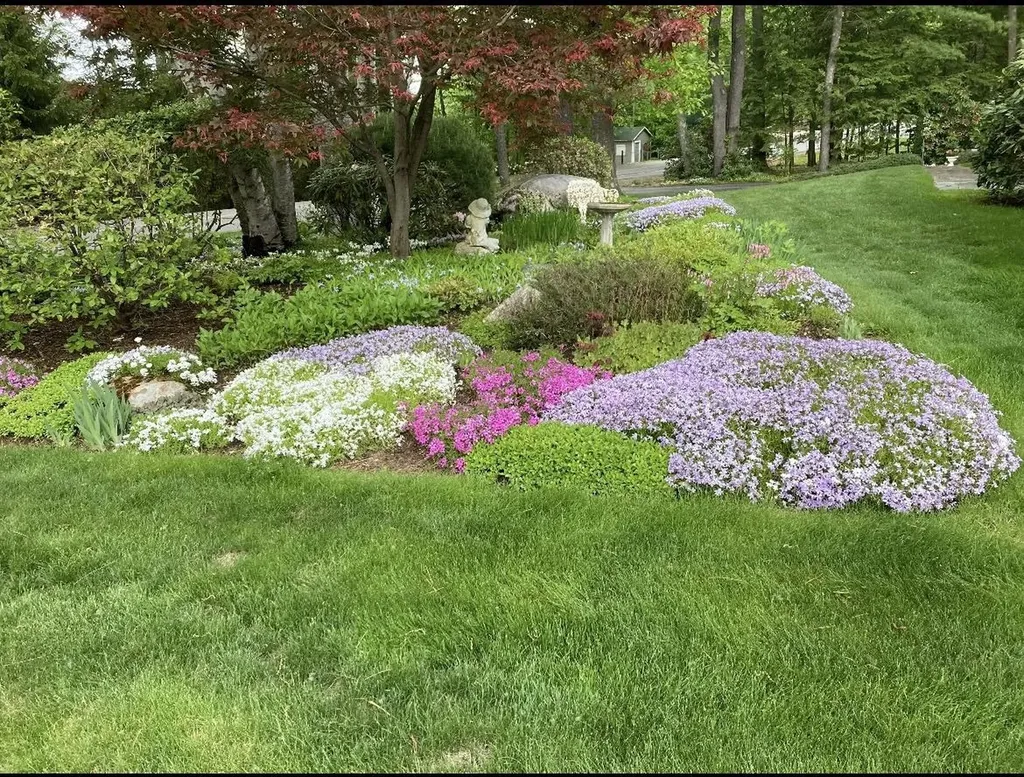 302 Dockham Shore Road Gilford NH 03247