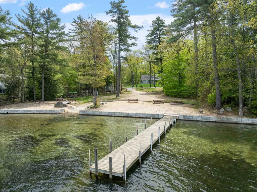 302 Dockham Shore Road Gilford NH 03247