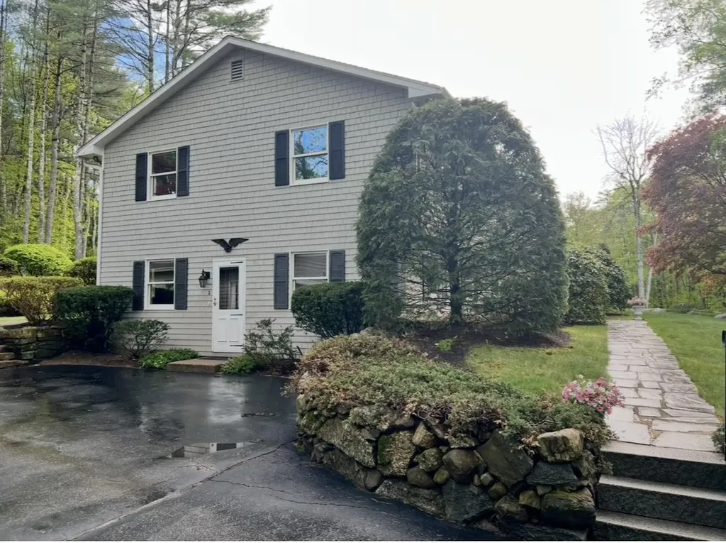 302 Dockham Shore Road Gilford NH 03247