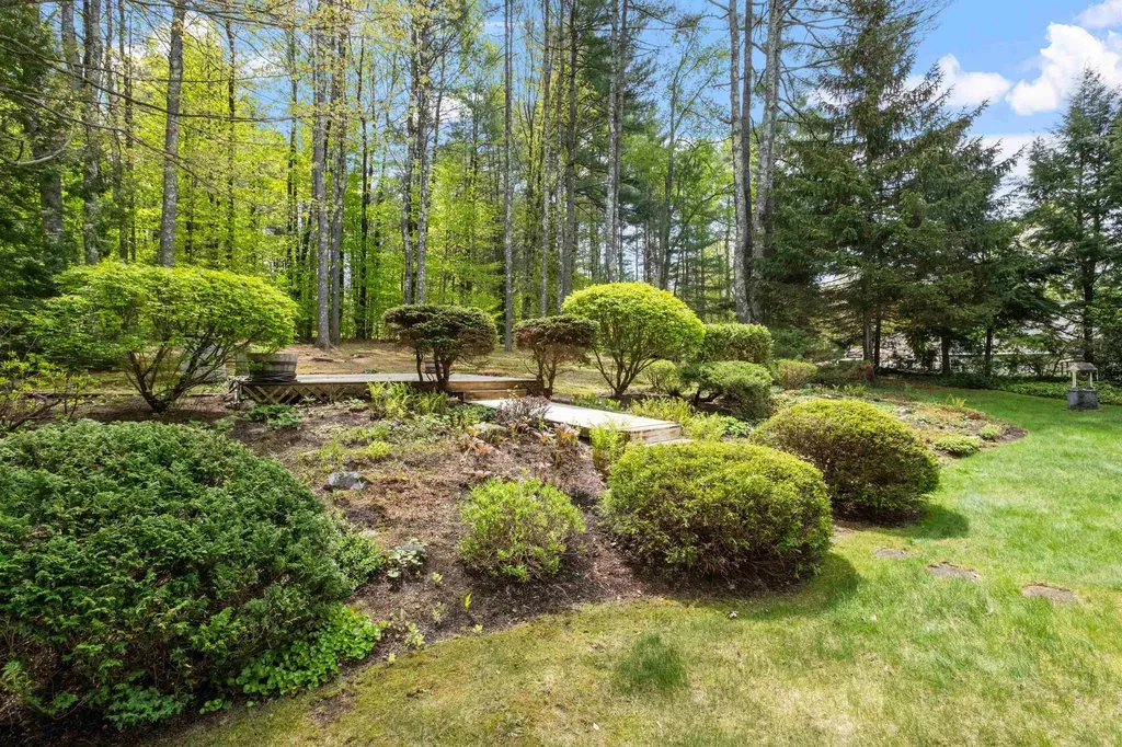 302 Dockham Shore Road Gilford NH 03247