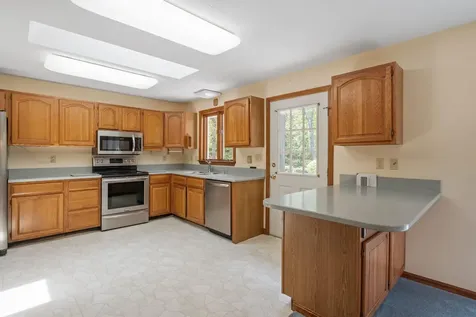 302 Dockham Shore Road Gilford NH 03247