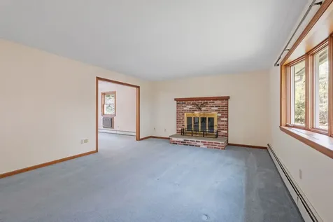 302 Dockham Shore Road Gilford NH 03247