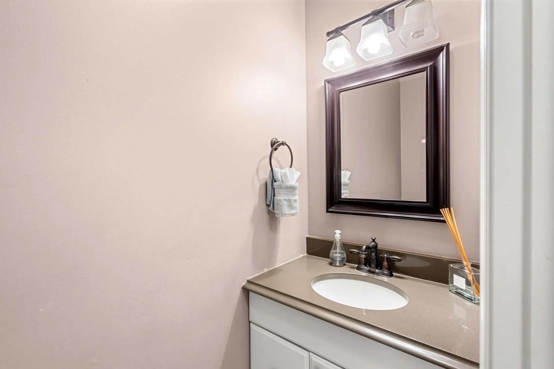 100 Beauview Avenue Nashua NH 03064