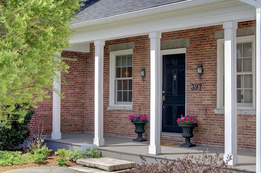 397 Us Route 2 Grand Isle VT 05458