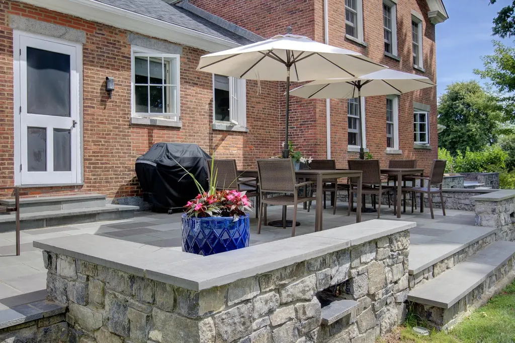 397 Us Route 2 Grand Isle VT 05458