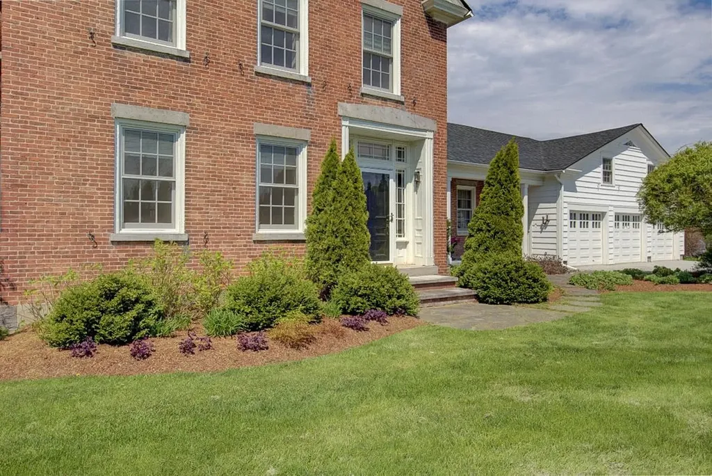 397 Us Route 2 Grand Isle VT 05458