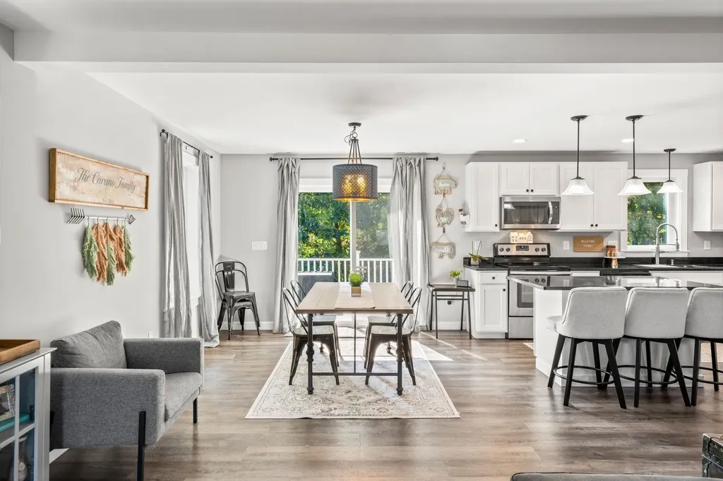 23 Wentworth Street Rollinsford NH 03869