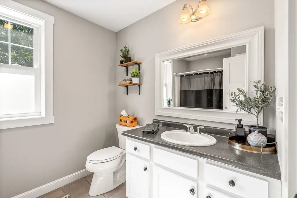 23 Wentworth Street Rollinsford NH 03869