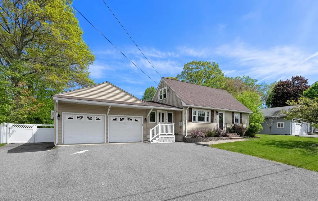 20 Colonial Drive Salem NH 03079