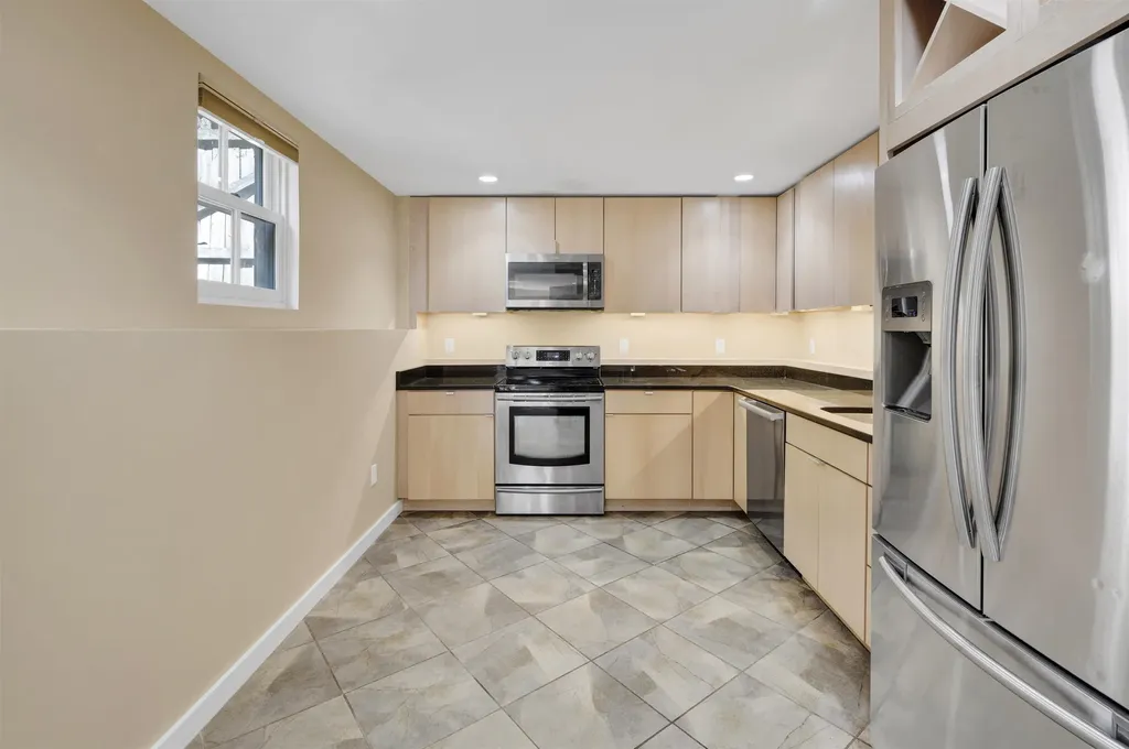 93 High Street Portsmouth NH 03801