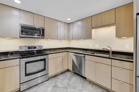 93 High Street Portsmouth NH 03801