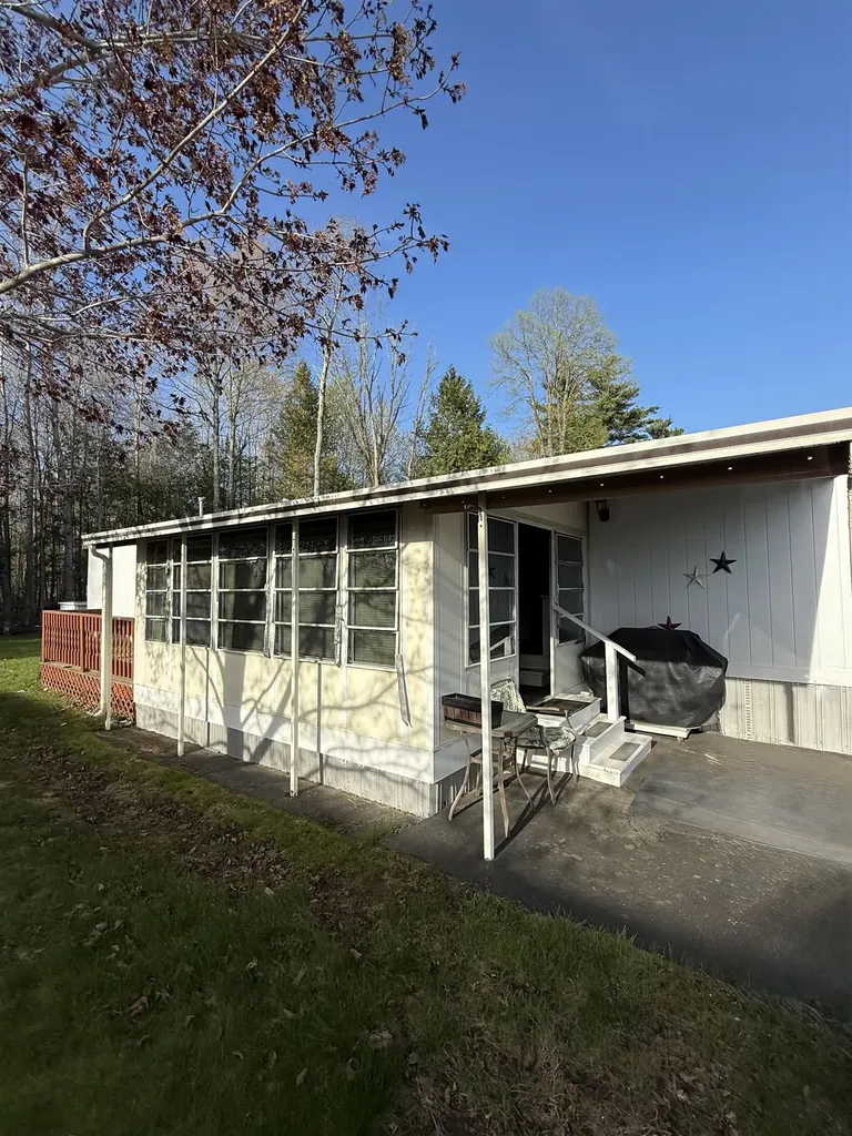 290 Calef Highway Epping NH 03042