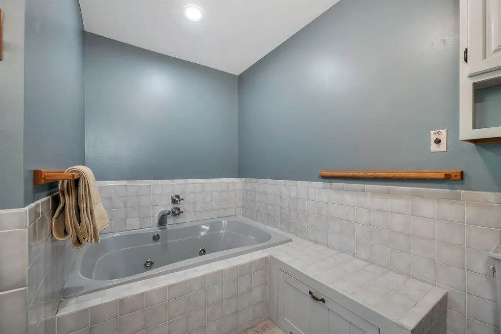 21 Ridge Road Meredith NH 03253