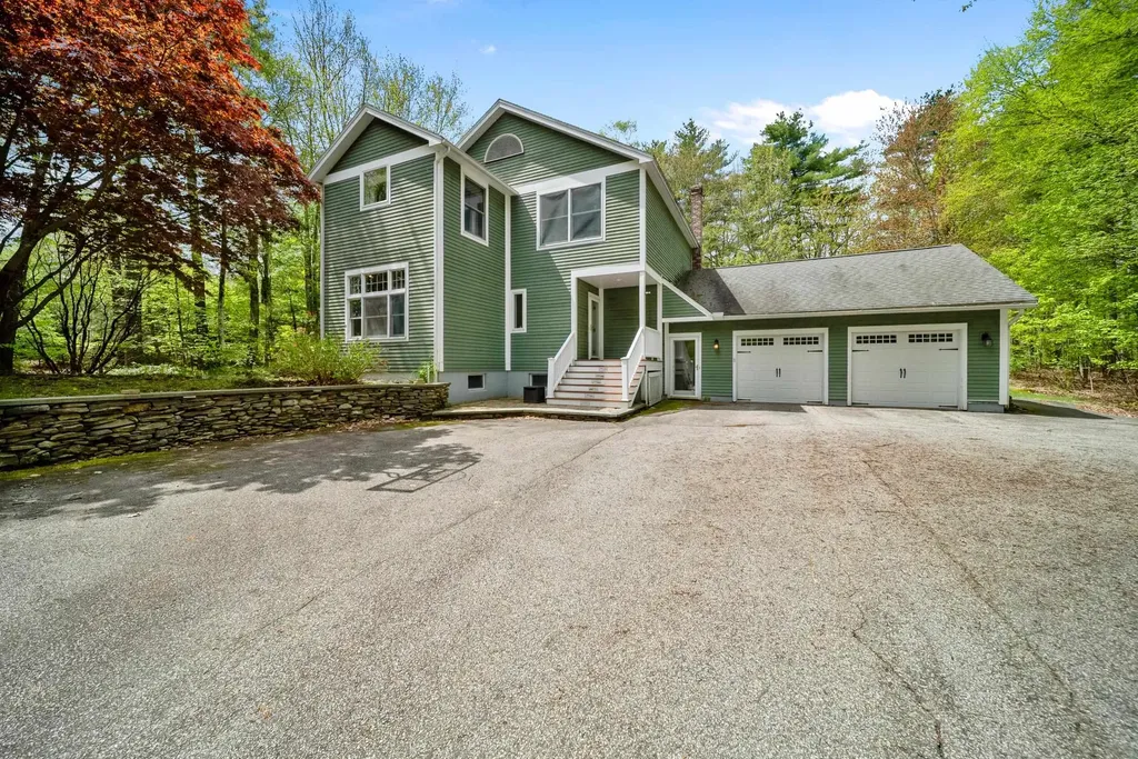32 Wellesley Drive Bedford NH 03110