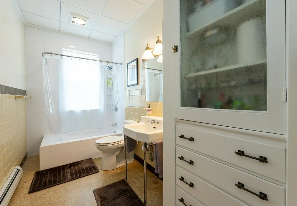 440 Coolidge Avenue Manchester NH 03102