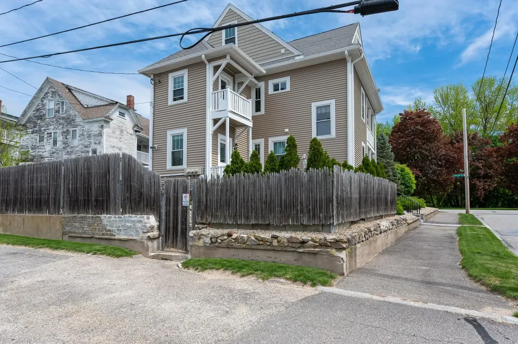 440 Coolidge Avenue Manchester NH 03102