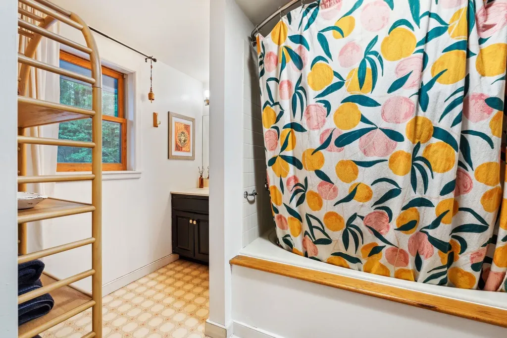 6 All Seasons Drive Thetford VT 05043