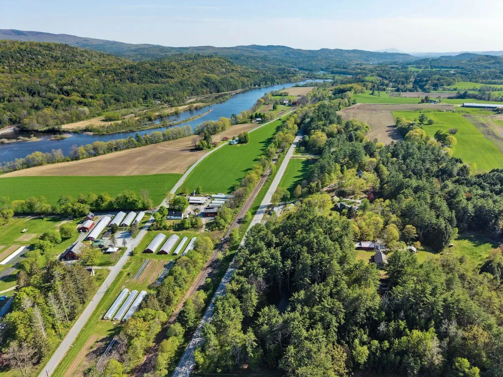 6 All Seasons Drive Thetford VT 05043