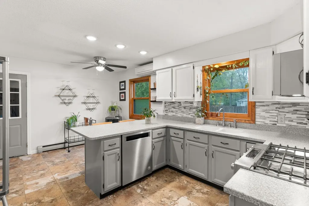 123 Joey Drive Colchester VT 05446