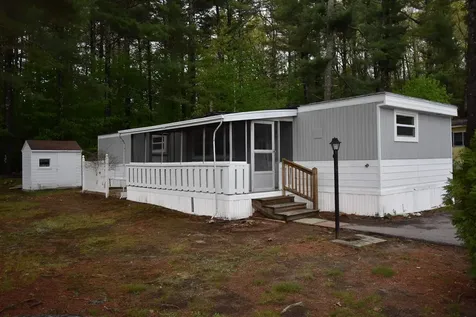 40 Farmwood Drive Nashua NH 03062