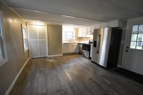 40 Farmwood Drive Nashua NH 03062