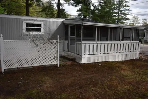 40 Farmwood Drive Nashua NH 03062
