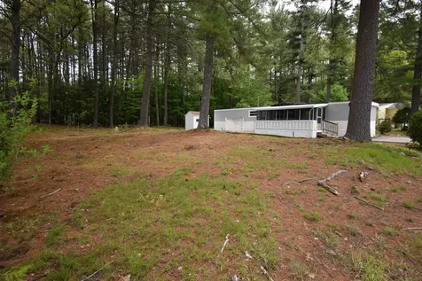 40 Farmwood Drive Nashua NH 03062