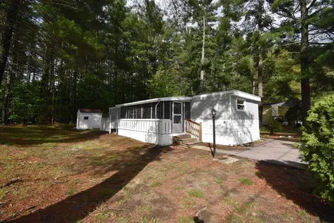 40 Farmwood Drive Nashua NH 03062
