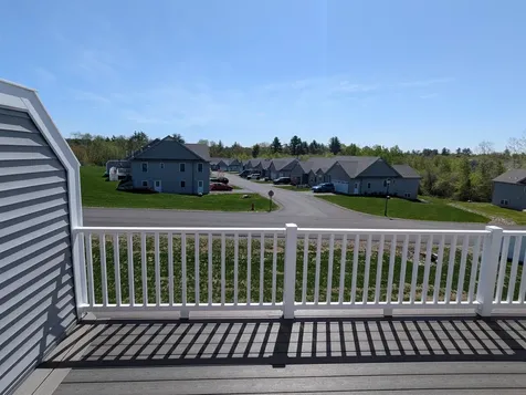 2b Novas Crossing Epping NH 03042